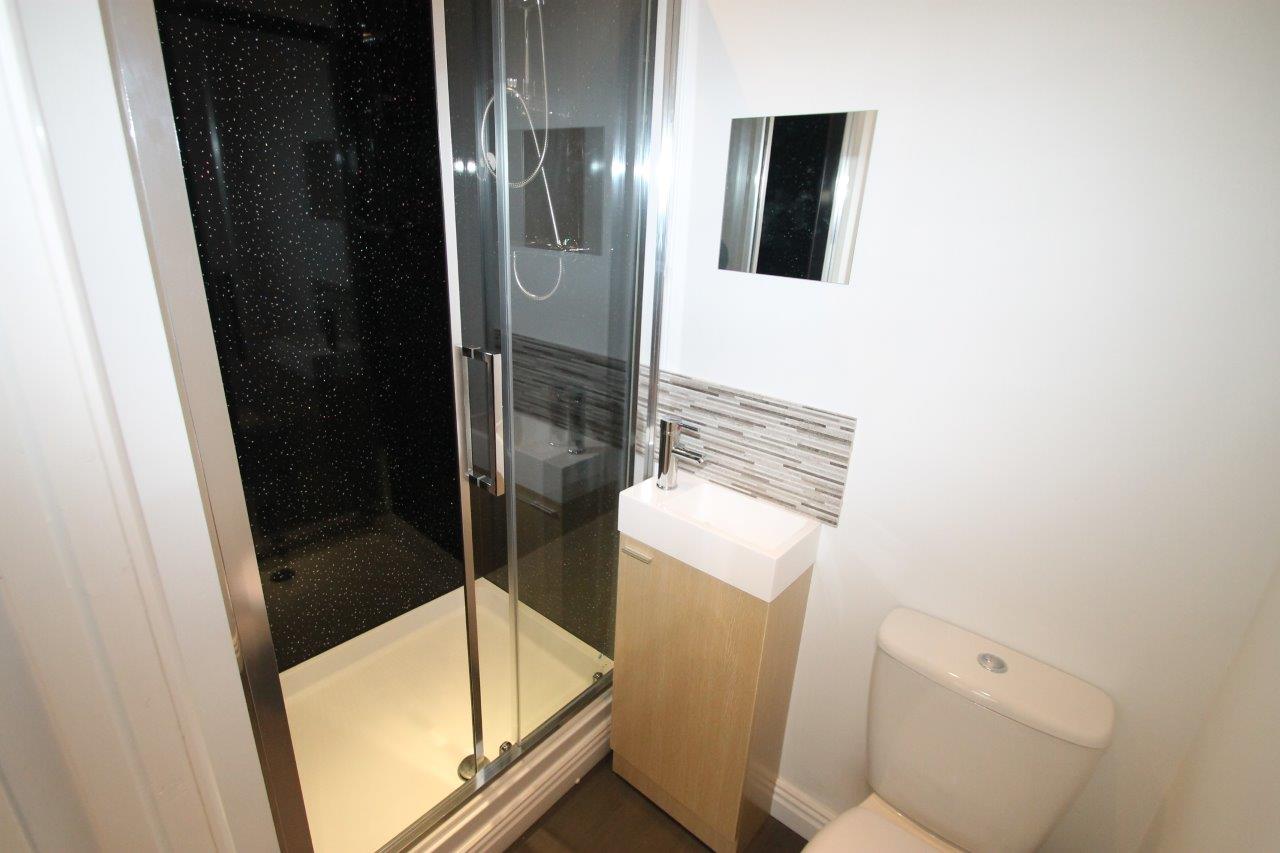 En-suite bathroom with shower