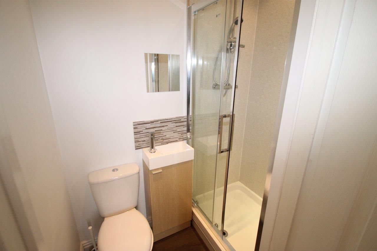 En-suite bathroom with shower